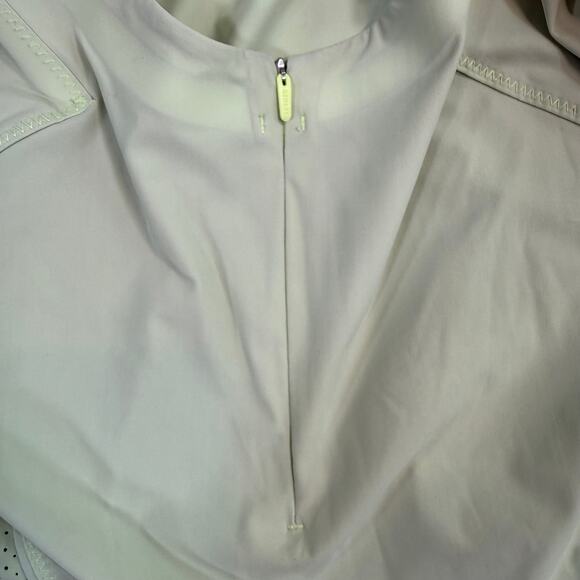 ATHLETA womens Pacifica II Tee Rashguard Top light yellow/green size med - Picture 9 of 9